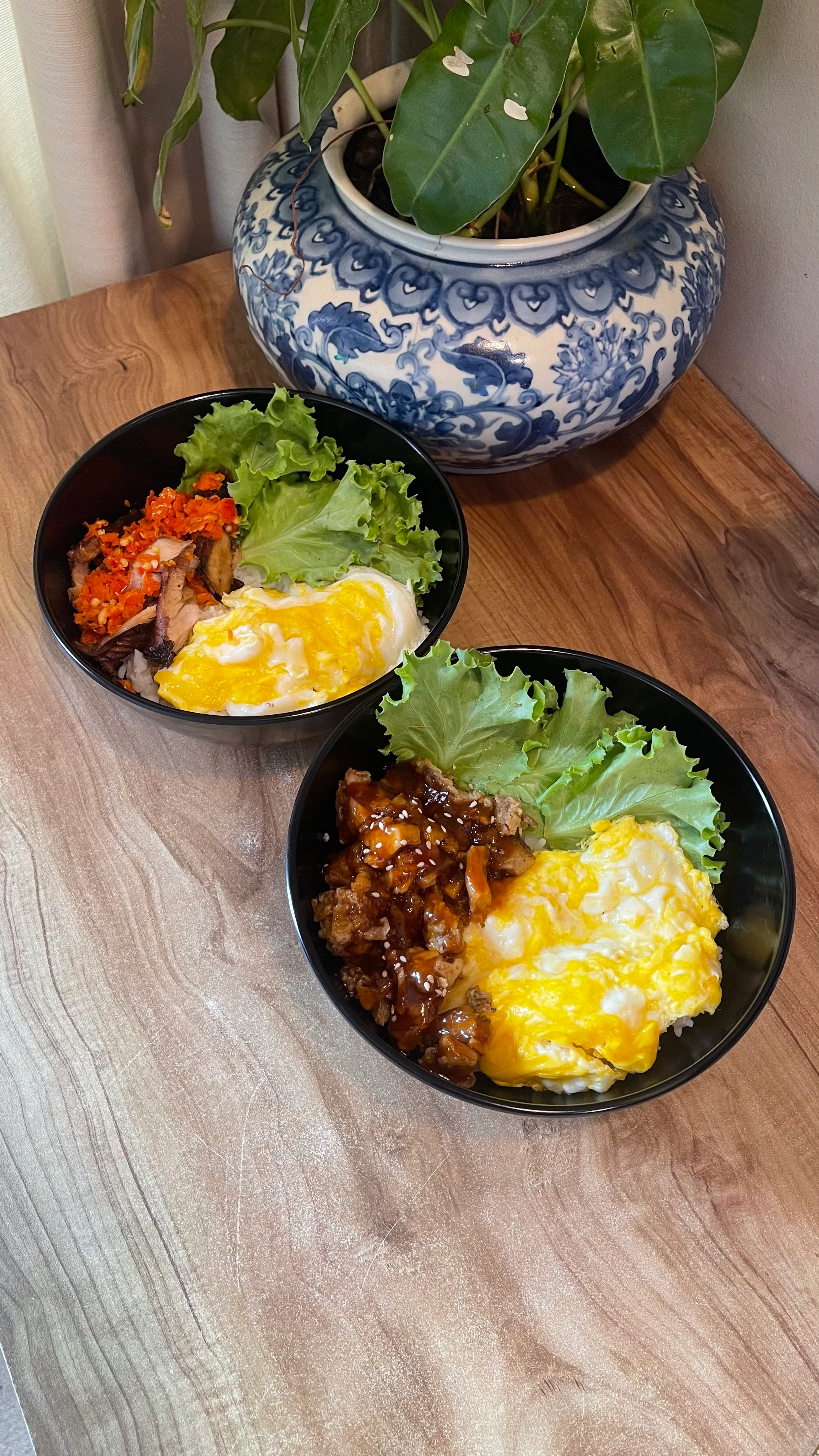 RED N BLUE CAFE
